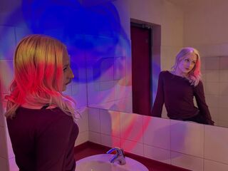 voyeur web cam LucilleWiste