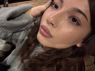 camgirl showing tits LynetteLavoie
