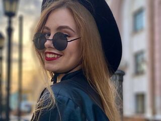 sexy cam girl MaiaOshman