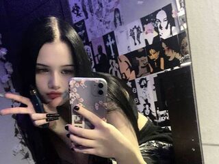 camslut showing tits MaishaHanawalt
