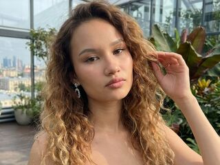 camslut fingering pussy MaliaUcci