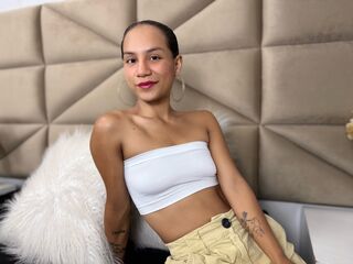 masturbating webcamgirl MartinaAlba