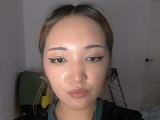 cam girl fingering pussy MiaChinessa