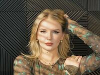 webcam girl chat MiaLloydy