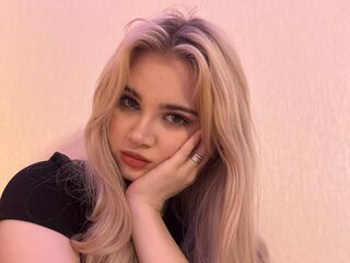 girl showing tits NakitaLorette