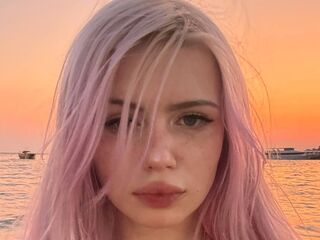 naughty cam girl masturbating with dildo NelidaTidd