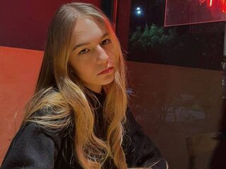 topless camgirl NellMocarski