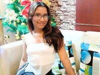 hot cam girl masturbating with vibrator OdetteBelle