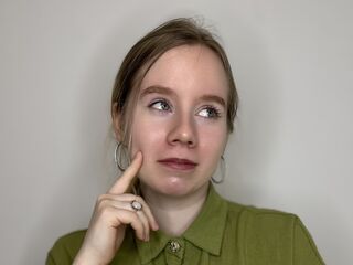 closeup webcam PiaBlumstein