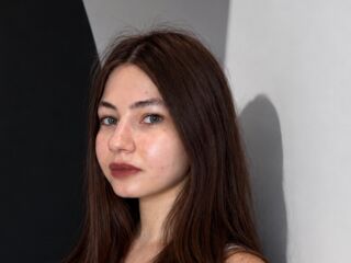 cam girl playing with dildo RoselynSvatek