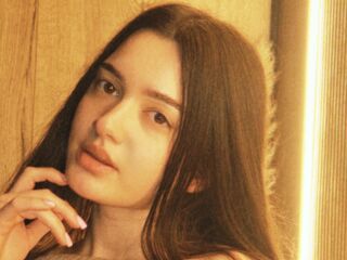 sexy webcamgirl picture SavannahHoward