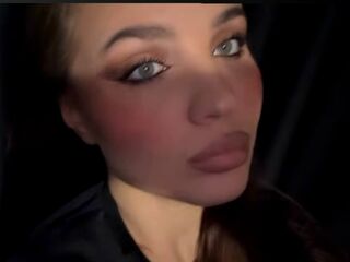 flirt chat room SeemaRedhouse