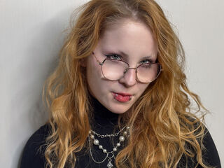 camgirl shaving pussy SofiaDyson