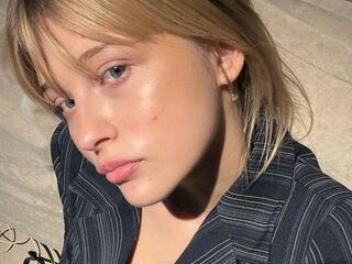 nude webcamgirl picture SoledadMadon
