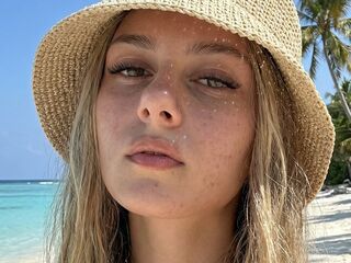 girl topless StefaniBrowyn