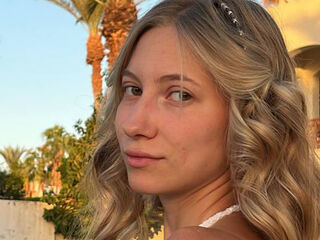 naked camgirl photo TainaTatge