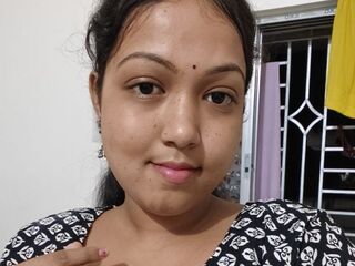 beautiful camgirl TrishaSaha