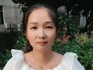topless girl Yingmeizi