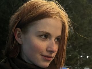 camwhore fingering shaved pussy YumiMee