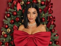 hot strip tease cam YvonneEverle